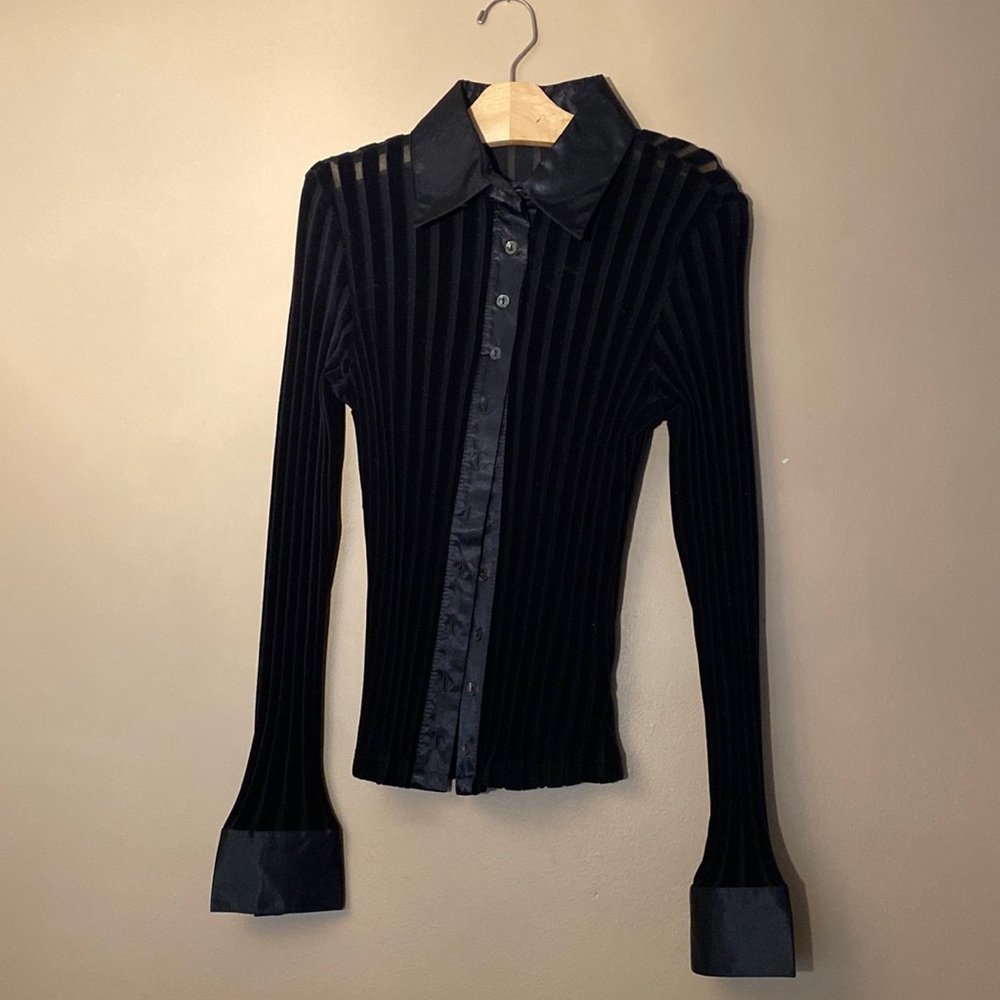 FANCY BLACK BUTTON DOWN **DESIGNER